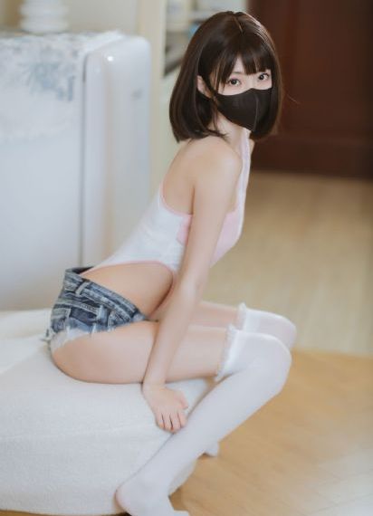 一个男人和两个女人操逼视频_超清电影在线观看