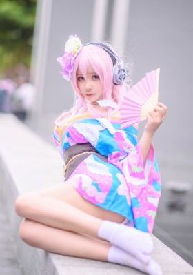 强行将美女按在床上90分钟_在线电影免费观看